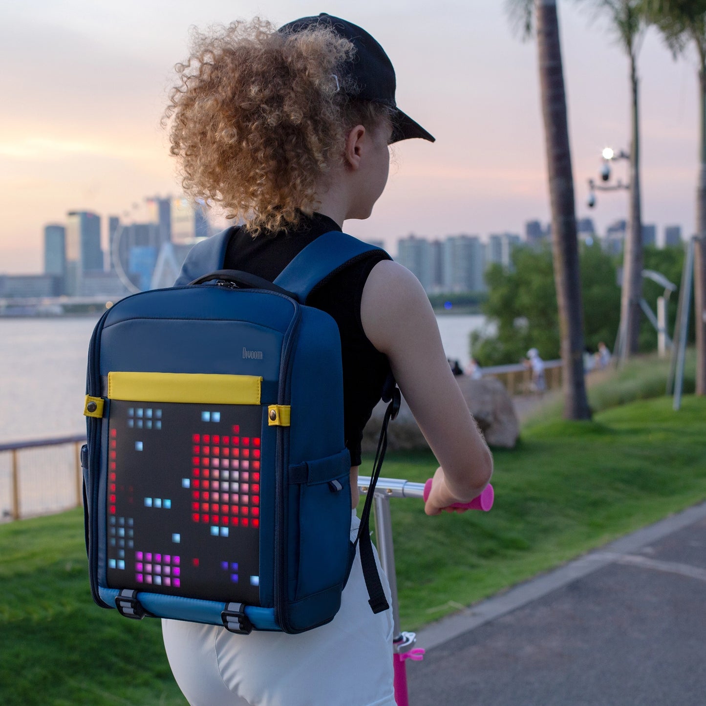 Sac à Dos Connecté Divoom Backpack S — Écran LED Pixel Art